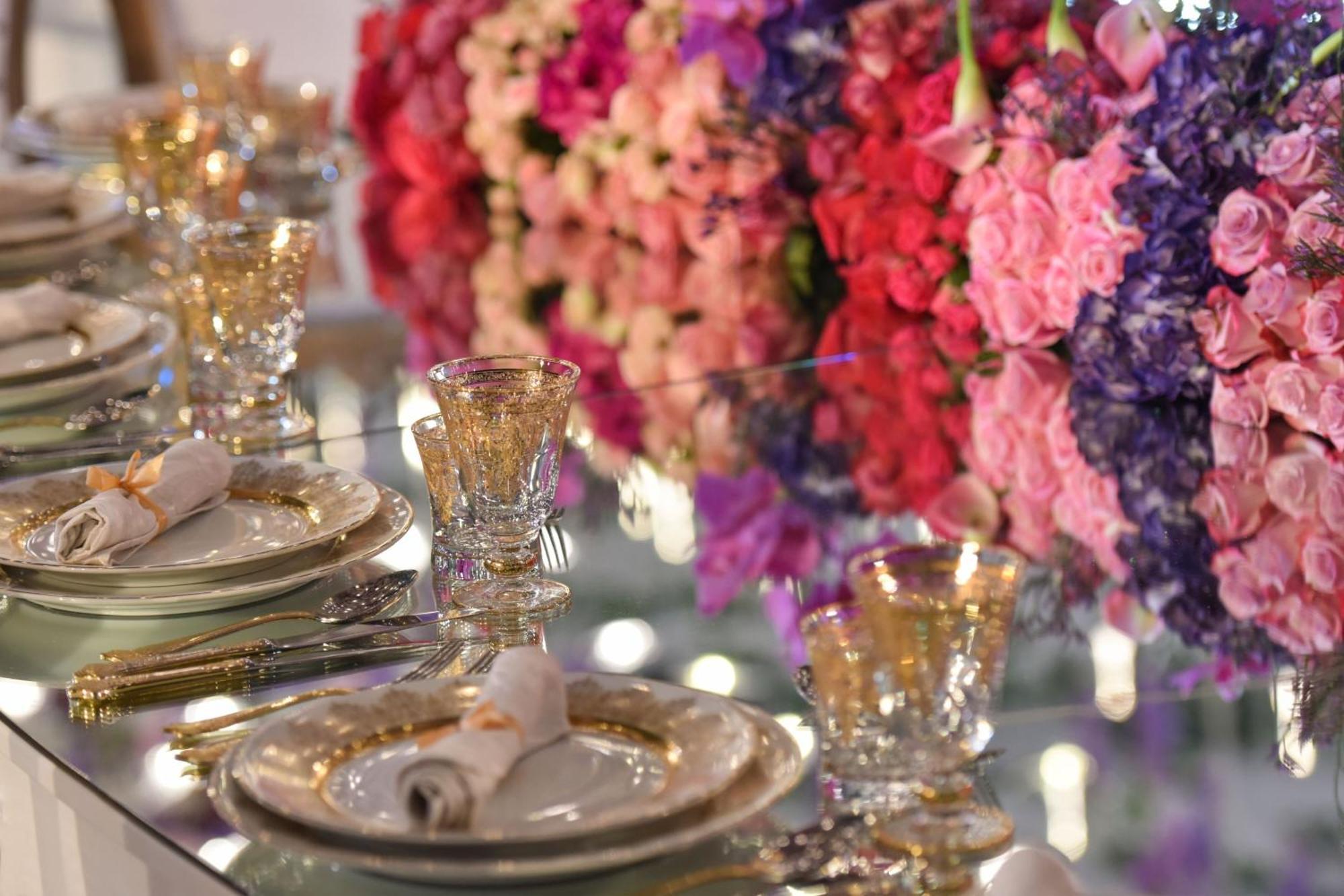 The Ritz-Carlton, Doha Hotel Kültér fotó A table set for a wedding reception