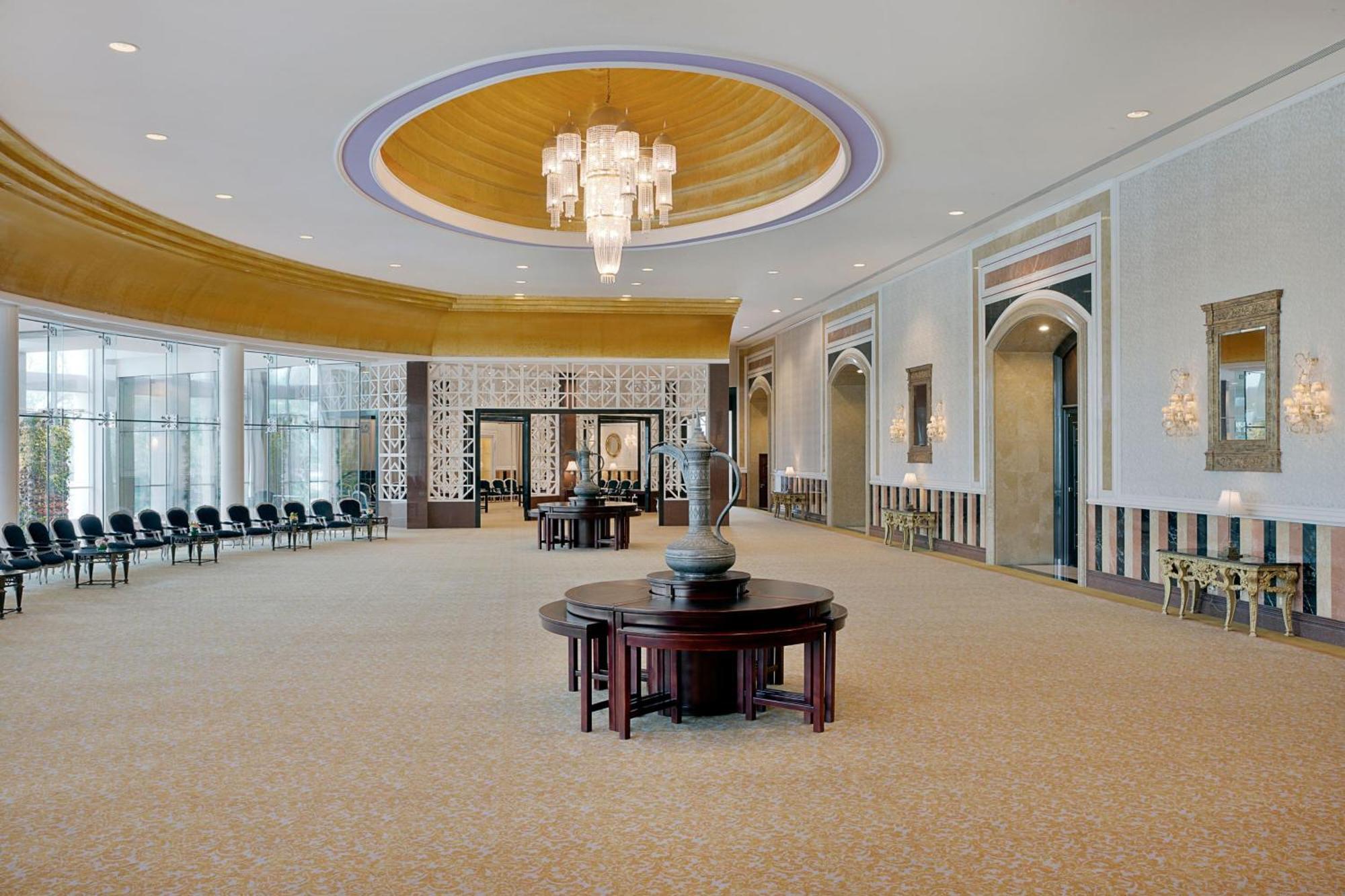 The Ritz-Carlton, Doha Hotel Kültér fotó The interior of the hotel