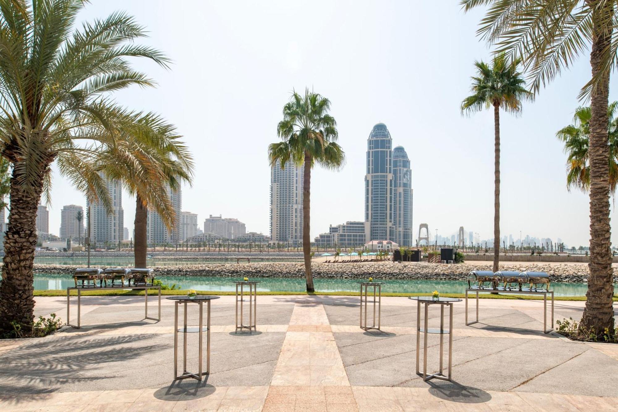The Ritz-Carlton, Doha Hotel Kültér fotó View of the Doha skyline from the museum