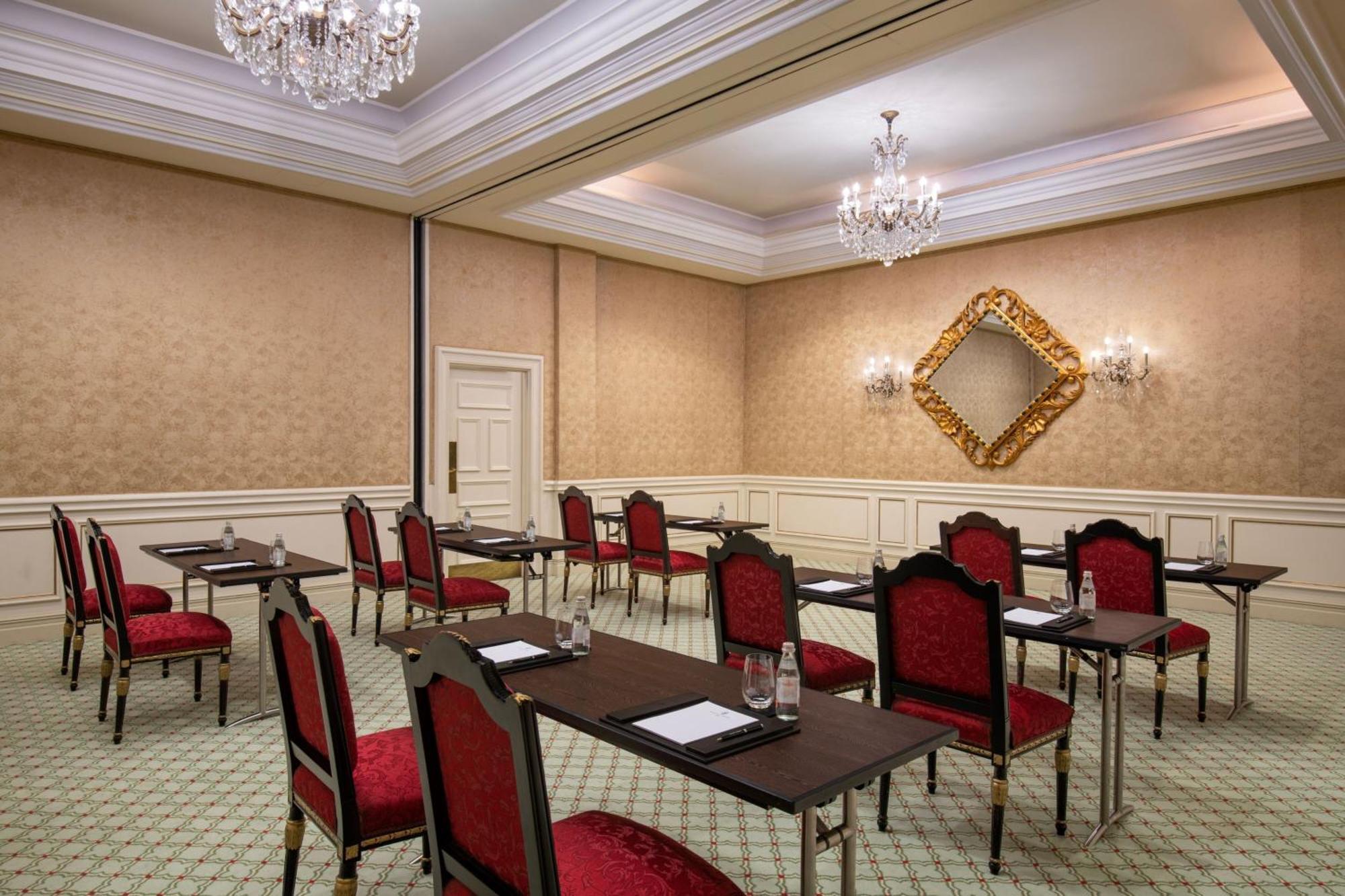 The Ritz-Carlton, Doha Hotel Kültér fotó Meeting room